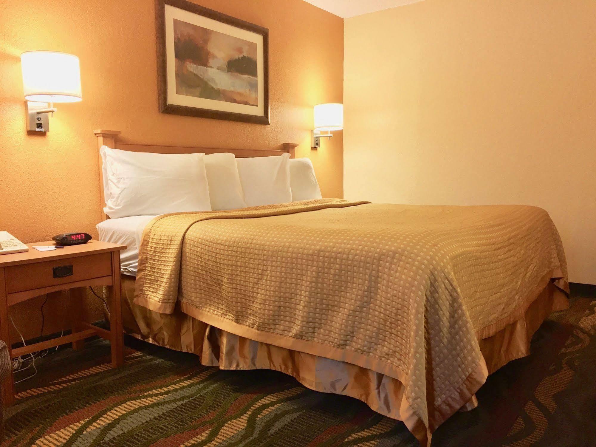 Travelodge By Wyndham Muskegon Exteriör bild